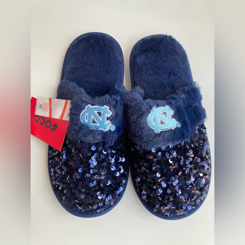 Foco NCAA North Carolina Tar Heels Sequin Slippers Size Medium New